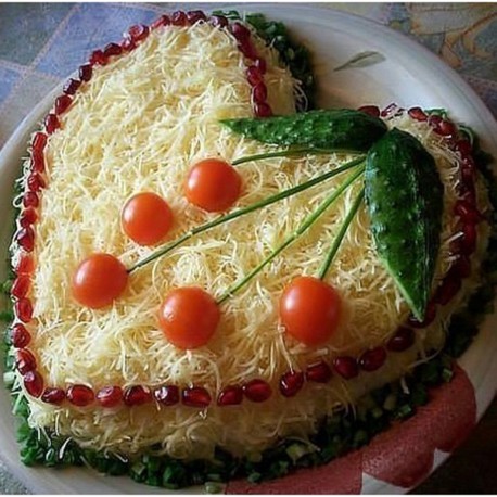 салат с копчёной курицей